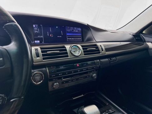 Used 2014 Lexus LS 460 w/ Comfort Package RWD image 17