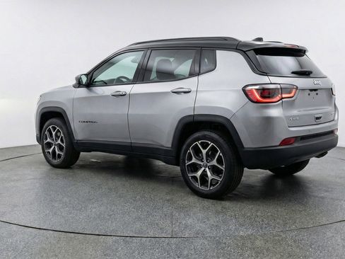 Used 2025 Jeep Compass Limited image 6