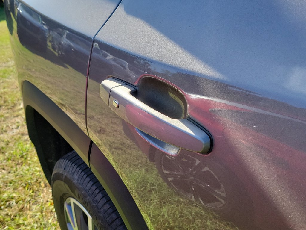 Used 2023 GMC Acadia SLT FWD image 19
