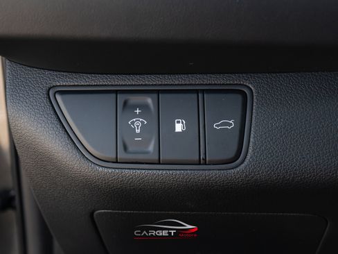 Used 2022 Genesis G70 2.0T image 33