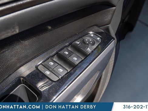 Used 2023 Nissan Pathfinder SL AWD/4WD image 13