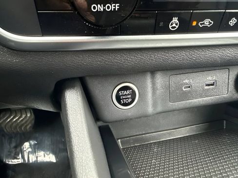 Used 2023 Nissan Rogue SV w/ SV Premium B Package AWD/4WD image 13