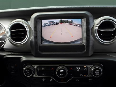 Used 2021 Jeep Wrangler Unlimited Sahara image 20