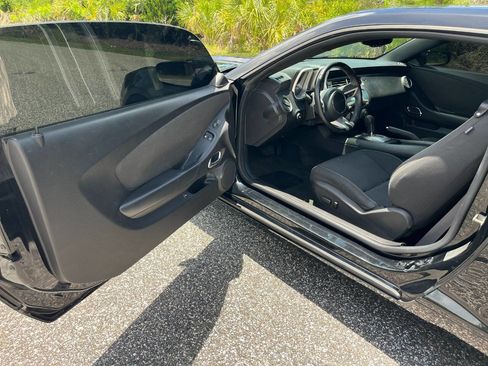 Used 2011 Chevrolet Camaro LT RWD image 9