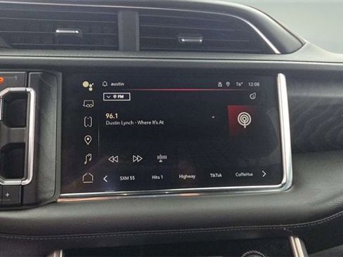 Used 2022 GMC Yukon XL Denali image 12