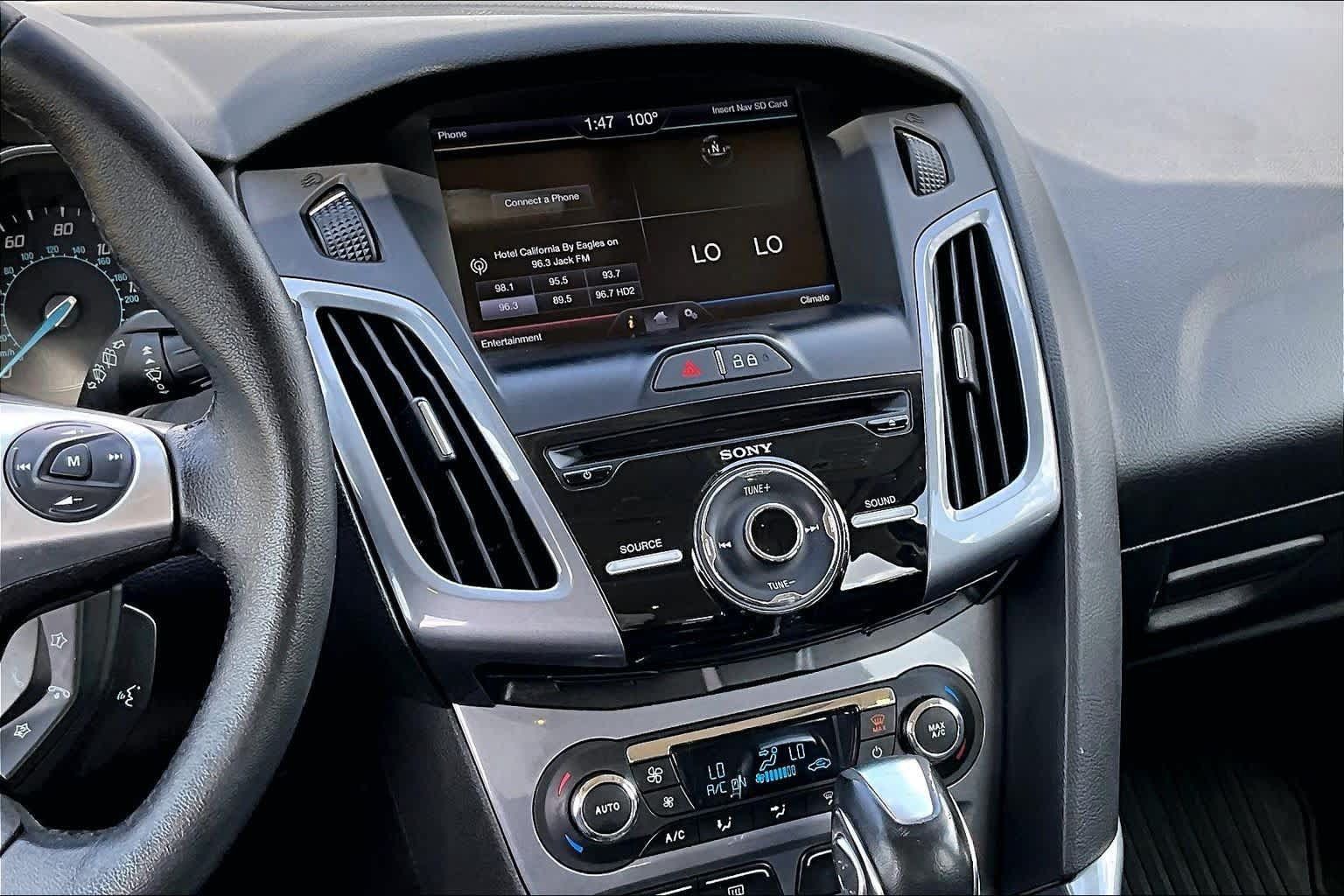 Used 2013 Ford Focus Titanium FWD image 7