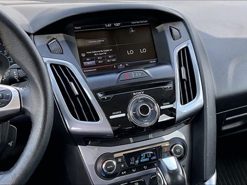 Used 2013 Ford Focus Titanium FWD image 7