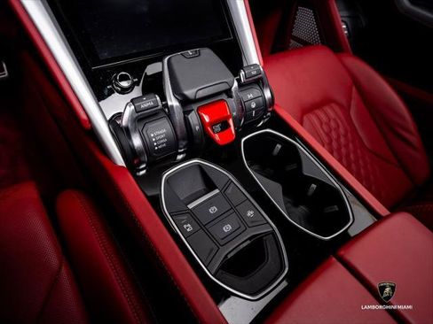 Used 2024 Lamborghini Urus S AWD/4WD image 27