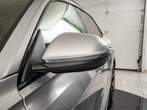 Used 2019 Audi Q8 Prestige AWD/4WD image 9