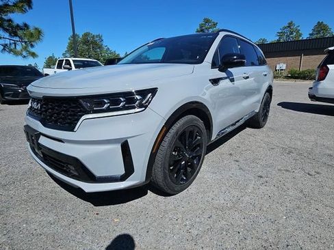 Used 2023 Kia Sorento SX FWD image 2