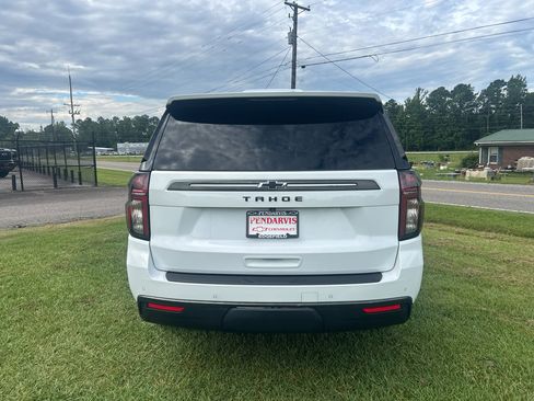 Used 2022 Chevrolet Tahoe Z71 w/ Luxury Package AWD/4WD image 9