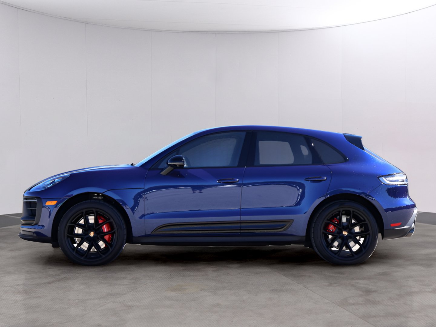 Certified 2026 Porsche Macan GTS AWD/4WD image 2