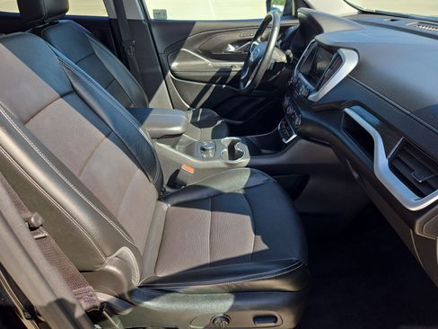 Used 2024 GMC Terrain SLT FWD image 31