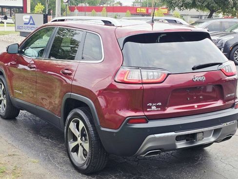 Used 2019 Jeep Cherokee Limited w/ Luxury Group AWD/4WD image 4