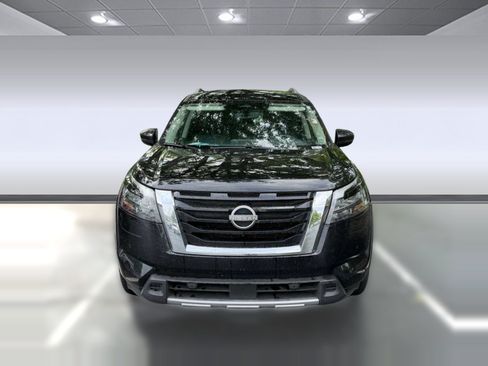 Used 2025 Nissan Pathfinder SL AWD/4WD image 4