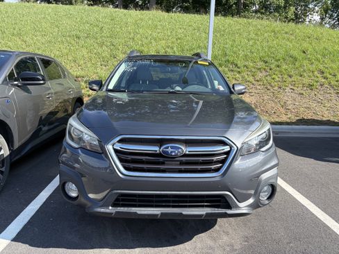Used 2018 Subaru Outback 2.5i Premium AWD/4WD image 2