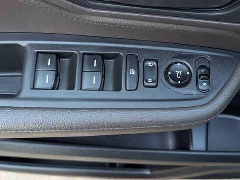 Used 2018 Honda Odyssey EX-L image 18