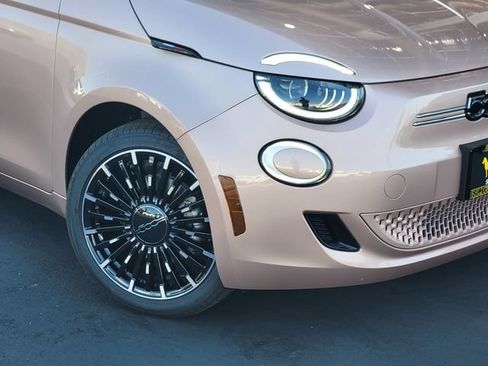 New 2026 FIAT 500 e FWD image 3