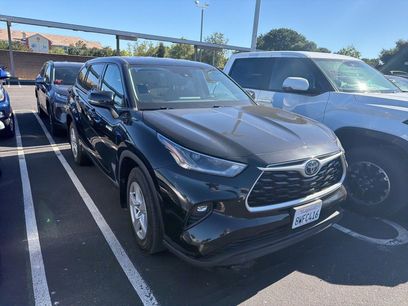Used 2021 Toyota Highlander LE