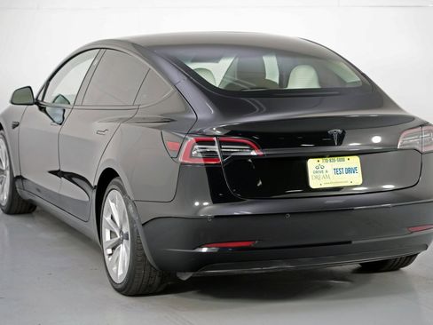 Used 2021 Tesla Model 3 Standard Range Plus image 51