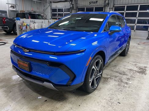 New 2026 Chevrolet Equinox EV LT image 5