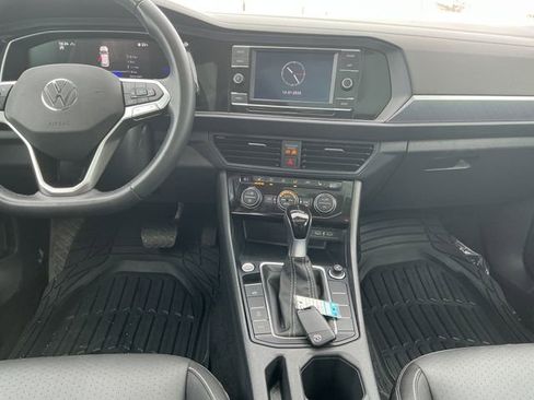 Used 2024 Volkswagen Jetta SE image 29