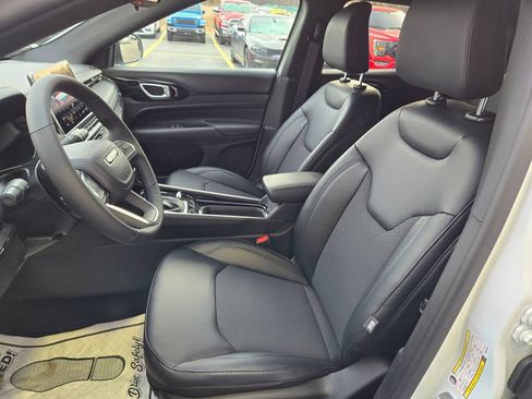 New 2026 Jeep Compass Latitude AWD/4WD image 14
