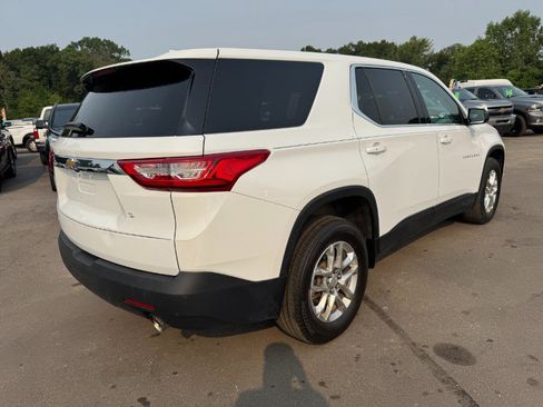 Used 2018 Chevrolet Traverse LS FWD image 5
