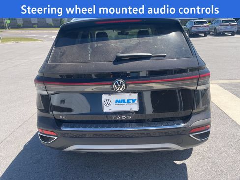 New 2026 Volkswagen Taos SE FWD image 4