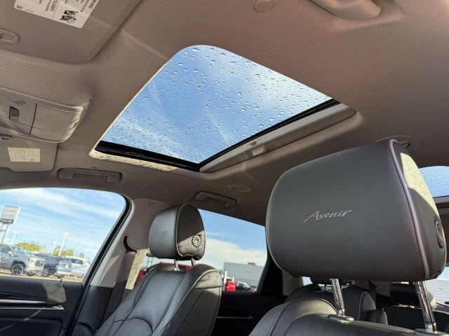 Used 2021 Buick Enclave Avenir w/ Avenir Technology Package AWD/4WD image 14