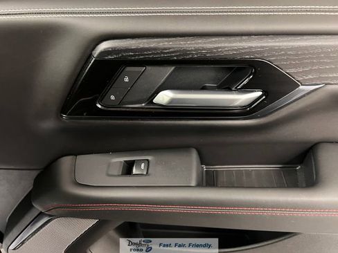 Used 2025 GMC Yukon XL AT4 Ultimate image 43