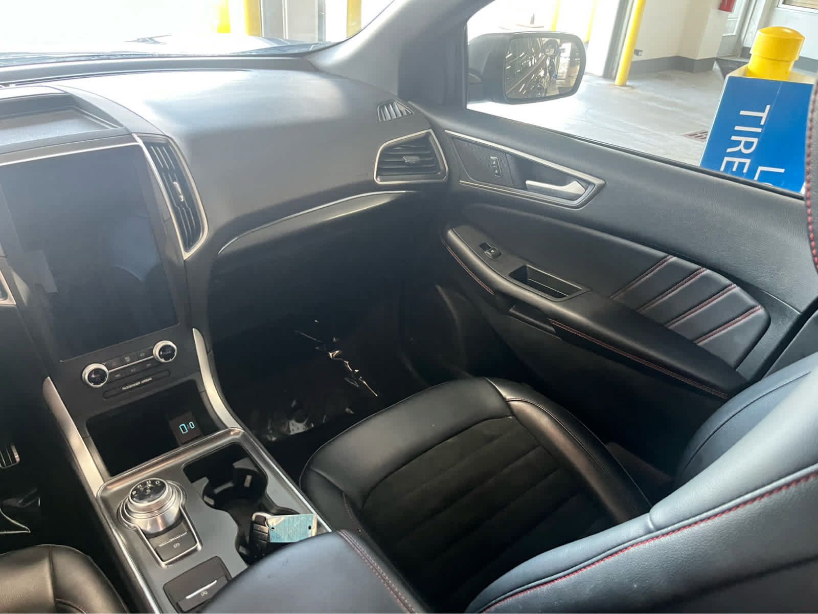 Certified 2024 Ford Edge ST-Line AWD/4WD image 12