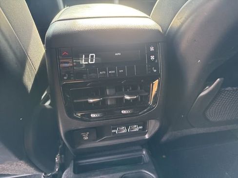 Used 2021 Jeep Grand Cherokee L Limited image 21