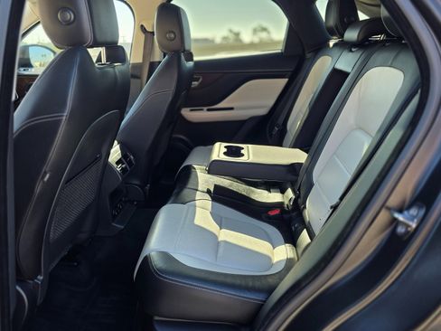 Used 2017 Jaguar F-PACE R-Sport image 22