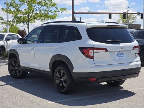 Certified 2022 Honda Pilot TrailSport image 15