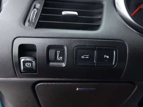 Used 2015 Chevrolet Impala LT w/ Convenience Package image 35