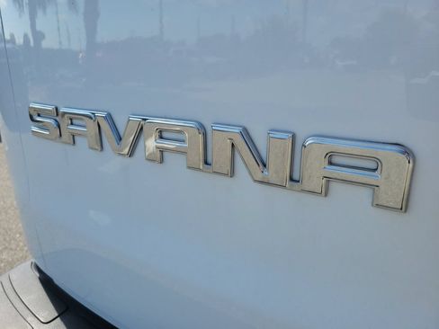 Used 2025 GMC Savana 3500 LT w/ LT Preferred Equipment Group RWD image 8