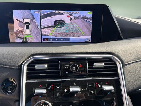 Used 2025 Nissan Armada SL w/ Captain's Chari Seat Package image 32