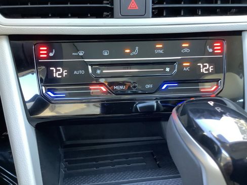 New 2026 Volkswagen Jetta SE FWD image 24