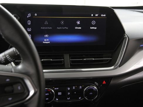 Certified 2024 Chevrolet Trax LT w/ LT Convenience Package image 9