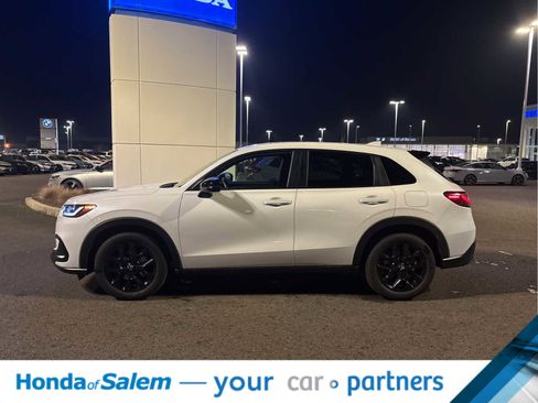 Used 2024 Honda HR-V Sport image 3