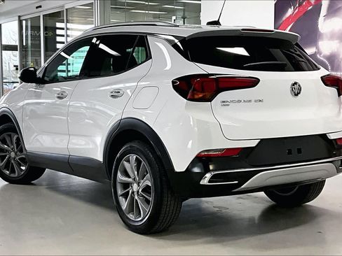 Used 2022 Buick Encore GX Essence w/ Experience Buick Package image 4