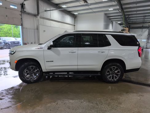 Used 2024 Chevrolet Tahoe Z71 w/ Luxury Package AWD/4WD image 5