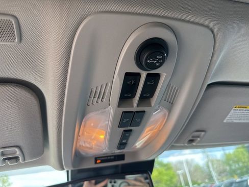 Used 2017 Chevrolet Equinox Premier w/ Enhanced Convenience Package AWD/4WD image 26