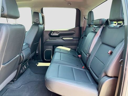 Used 2025 GMC Sierra 1500 SLT RWD image 24