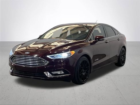 Used 2018 Ford Fusion Titanium image 2