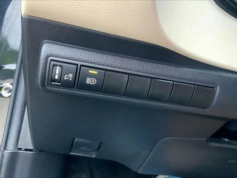 Used 2022 Toyota Corolla LE FWD image 33