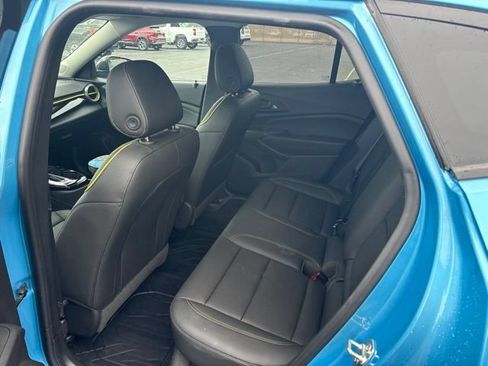 Certified 2025 Chevrolet Trax ACTIV w/ Driver Confidence Package FWD image 9