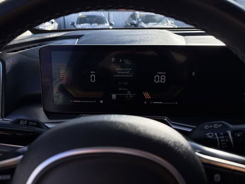 Used 2025 Kia Sorento S image 16