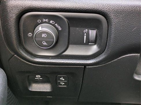 Used 2021 RAM 1500 Big Horn image 28